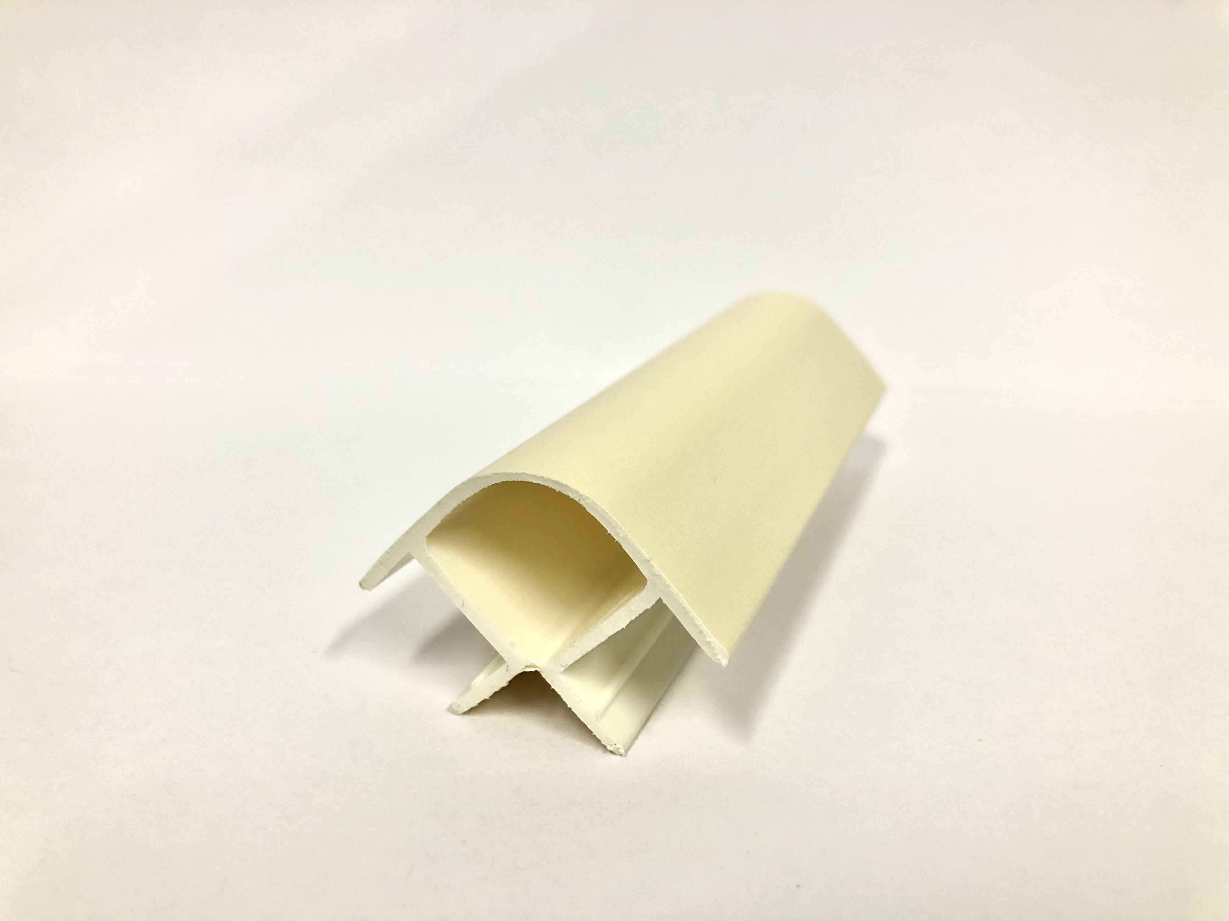 Угол 90* для цоколя универсальный, h=150мм, пластик, ванильный L (36), Россия