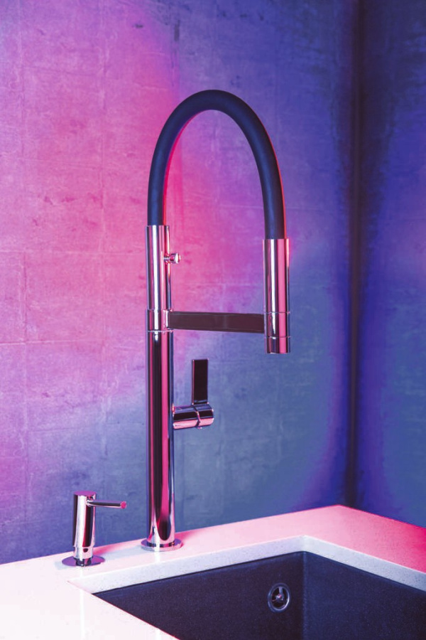 Смеситель Osaka BN-BL, латунь, нержавеющая сталь/черный