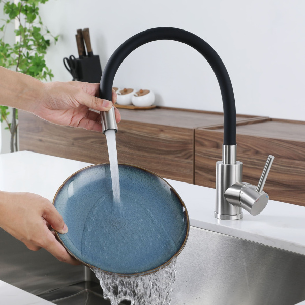 Смеситель GranFest Quarz 5433, с гибким изливом, нерж. сталь/черный гибкий шланг