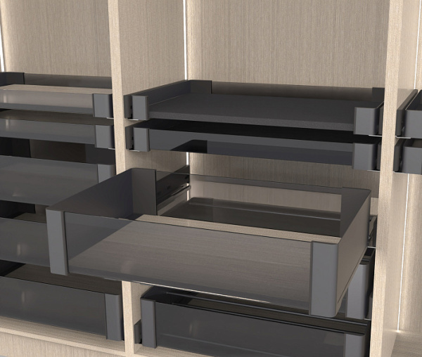 Полка выкатная Конеро, 450х760-820х168 мм, борт стекло, с направл. полн. выдв, черный, Kessebohmer