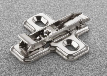 К-т: 2 Петли Silentia+ накладных 30*, с доводчиком, 48мм + 2 планки 3мм под шуруп, Salice