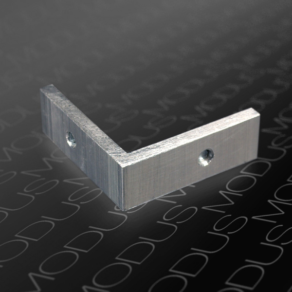 Уголок для световой полки LT 30, 31 (в комплекте винты 5х10 2шт)