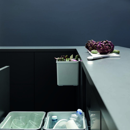 Контейнер для мусора, 5л, с креплением на фасад, в шкаф на 300мм, серый