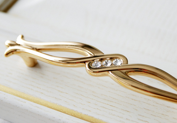 Ручка-скоба с кристаллами, WMN715, 96мм, состаренное золото