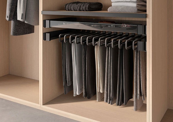 Вешалка для брюк и юбок, 320мм, W 910-970мм, выдвижная, 13 вешалок, черный, Kessebohmer