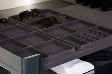 Лоток для колец и украшений в полку Конеро, 7 ячеек, D 475 мм, черный, Kessebohmer