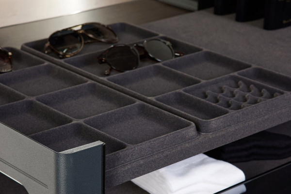 Лоток для галстуков и ремней в полку Конеро, 7 ячеек, D 475 мм, черный, Kessebohmer